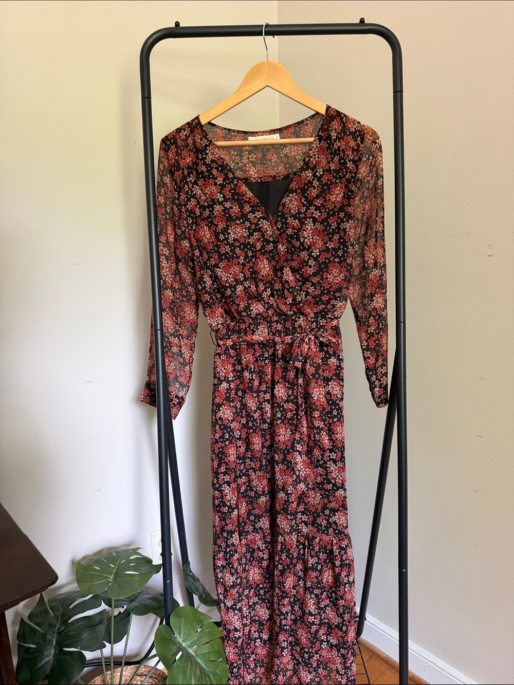 La Petite Etoile Floral V-Neck Long Sleeve Maxi Dress